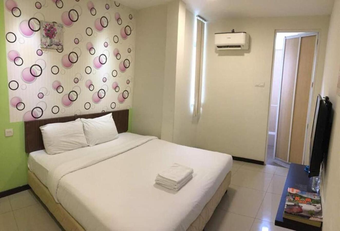 Casa Hotel Near Klia 1 Sepang Exterior photo