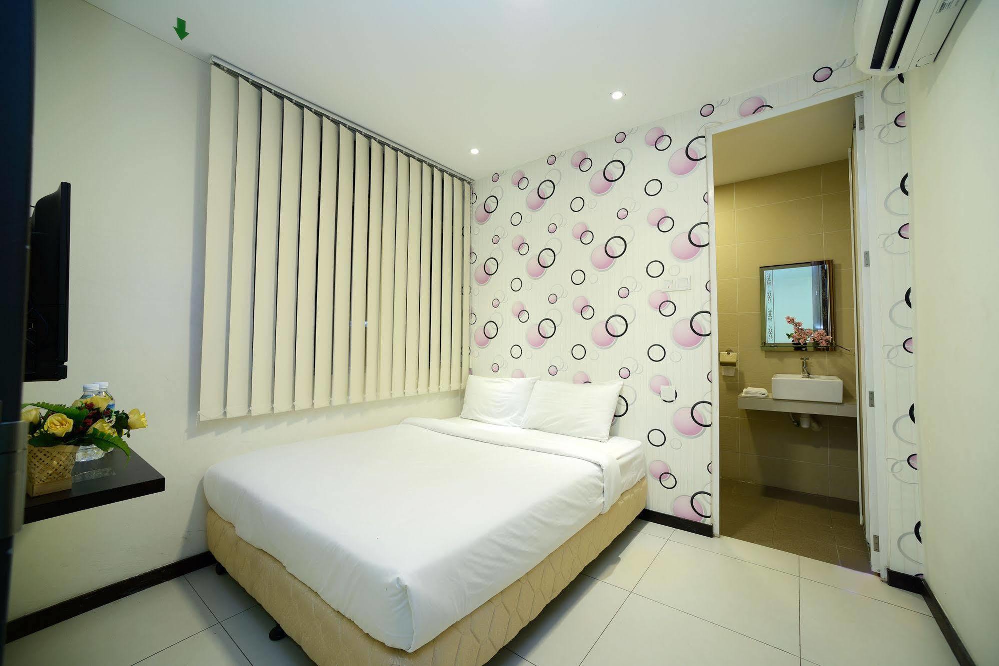 Casa Hotel Near Klia 1 Sepang Exterior photo